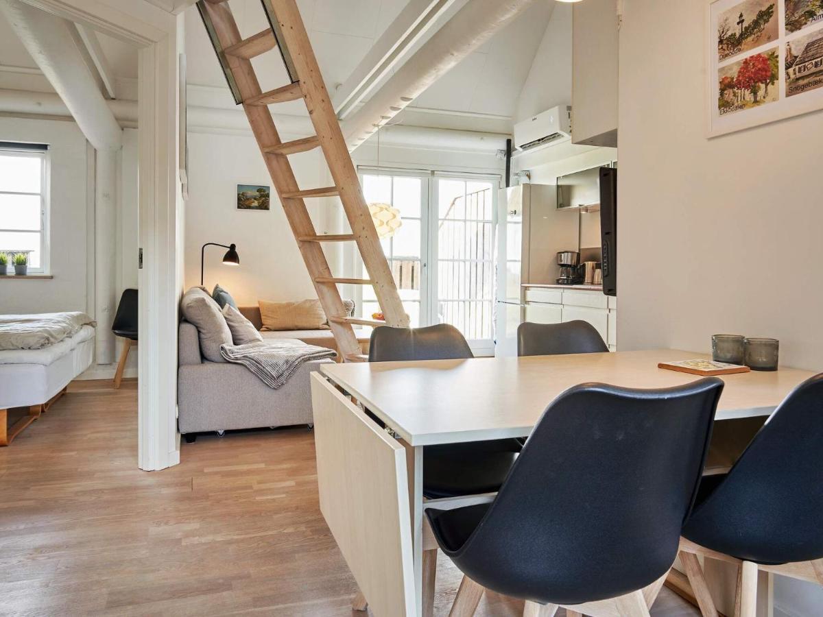 5 Person Holiday Home In AÅkirkeby Esterno foto